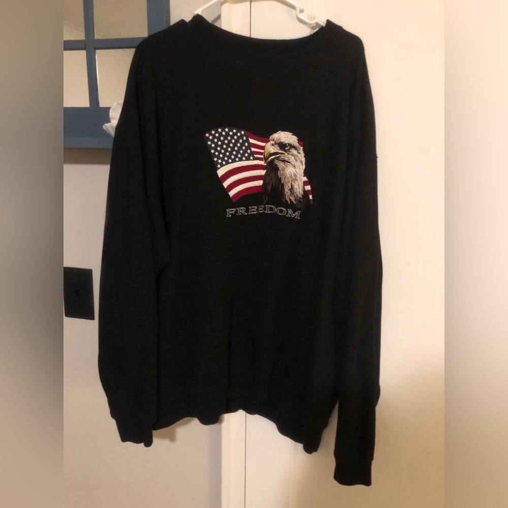 croft & barrow Black Crewneck Sweatshirt with Patriotic Eagle and Flag
